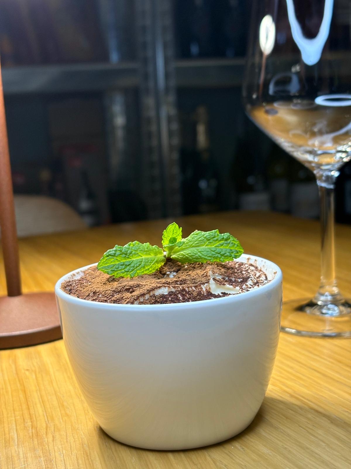 Wine tasting Warsaw – menu and snacks wine bar centre